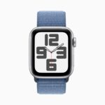 Apple Watch SE GPS • Caixa prateada de alumínio – 40 mm • Pulseira loop esportiva azul-inverno (2)