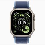 Apple Watch Ultra 3 GPS + Cellular • Caixa natural de titânio de 49 mm • Pulseira loop Trail azul_azul-brilhante (2)