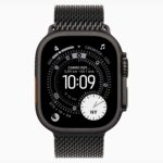 Apple Watch Ultra 3 GPS + Cellular • Caixa preta de titânio de 49 mm • Pulseira preta estilo milanês de titânio (2)